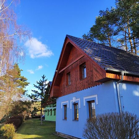 Chaty Kolodeje-Ubytovani U Reky V Soukromem Arealu-Blue Kolodeje nad Luznici Kültér fotó